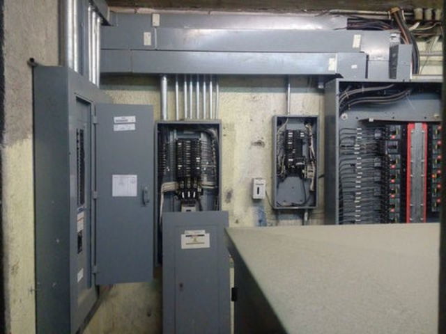Terminando instalacion electrica industrial